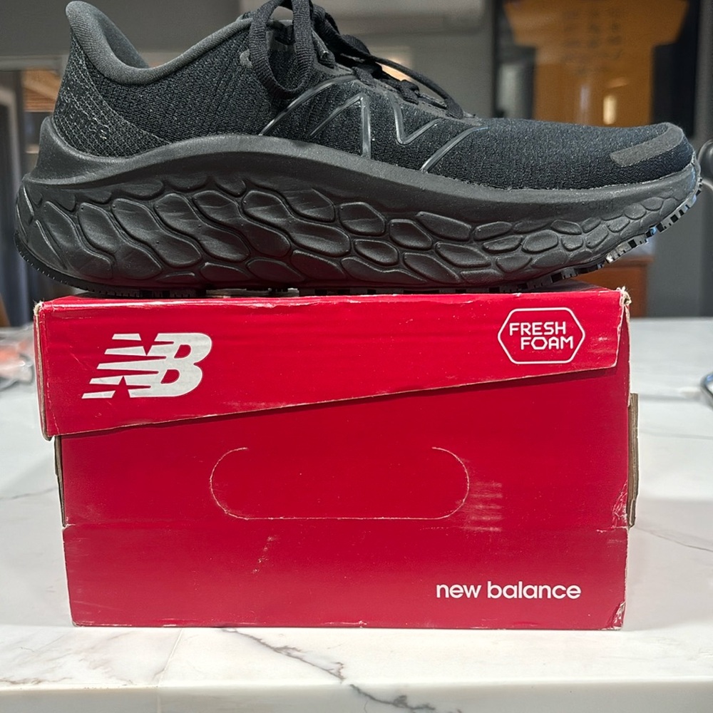 Brand new New Balance shoes for crews Kaiha V1 black shoes